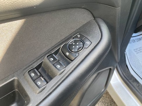 Used 2016 Ford Edge SE image 14