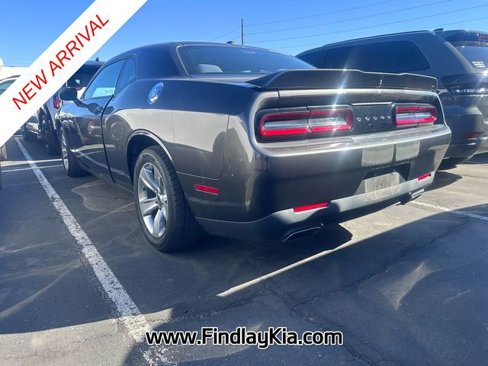Used 2018 Dodge Challenger SXT image 4