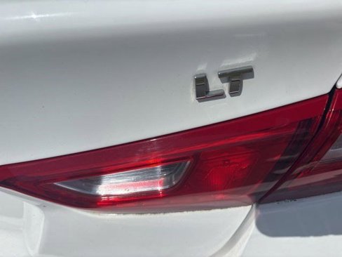 Used 2018 Chevrolet Malibu LT image 48