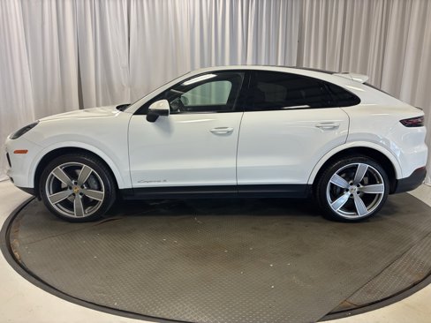 Certified 2023 Porsche Cayenne S image 2