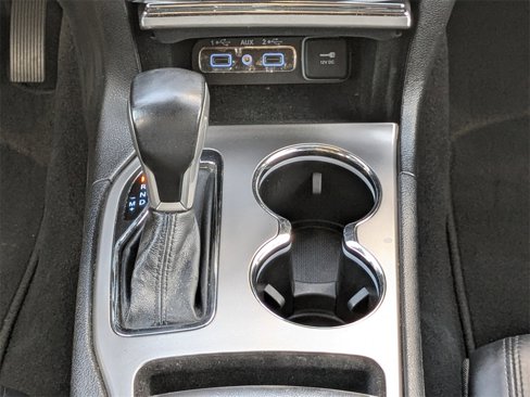 Used 2021 Jeep Grand Cherokee Laredo X image 22
