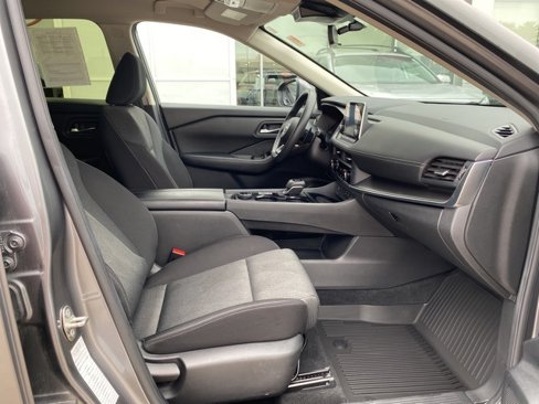 Used 2024 Nissan Rogue SV image 17