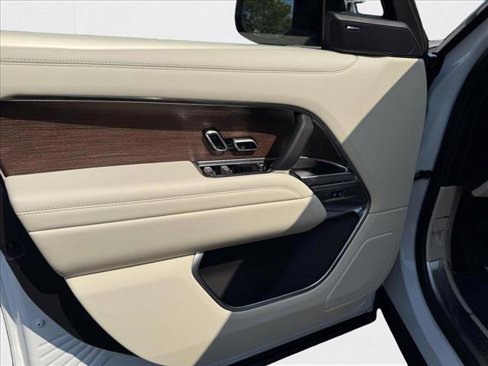 Used 2024 Land Rover Range Rover SE image 17