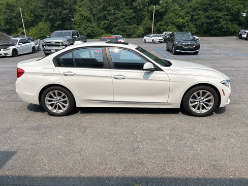 Used 2018 BMW 320i xDrive Sedan w/ Convenience Package image 6