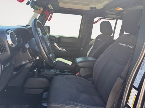 Used 2016 Jeep Wrangler Unlimited Rubicon w/ Connectivity Group image 6