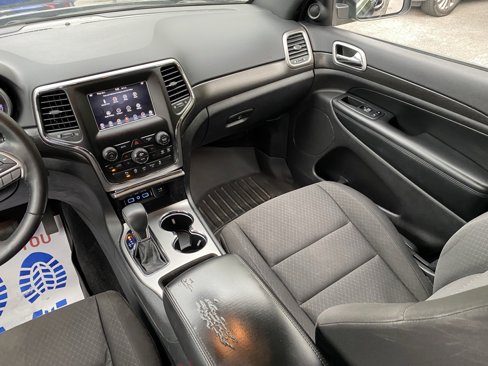 Used 2018 Jeep Grand Cherokee Laredo image 26