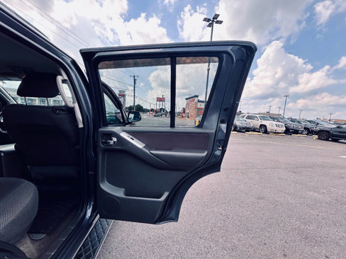 Used 2012 Nissan Pathfinder SV image 35