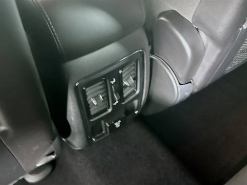 Used 2021 Jeep Grand Cherokee Laredo w/ Security & Convenience Group image 31