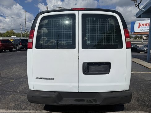 Used 2008 Chevrolet Express 2500 image 4
