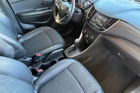Used 2022 Chevrolet Trax LT w/ Midnight Edition image 22