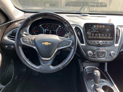 Used 2018 Chevrolet Malibu LT w/ Leather Package image 10