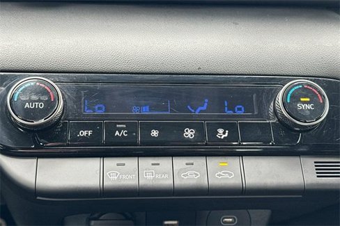 Certified 2025 Hyundai Elantra Sport image 24
