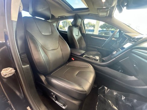 Used 2019 Ford Fusion Titanium image 28