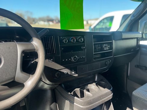 Used 2012 Chevrolet Express 2500 image 19