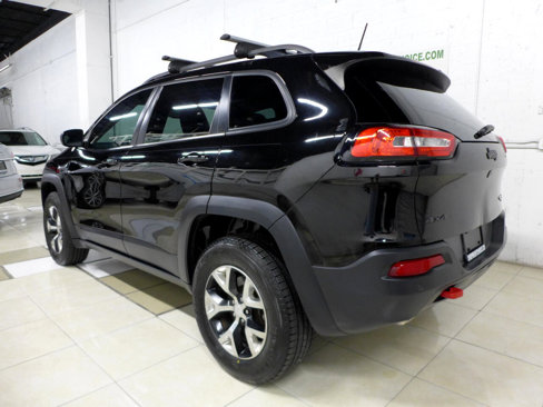 Used 2018 Jeep Cherokee Trailhawk w/ Quick Order Package 27L image 3
