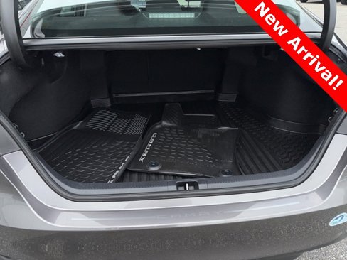 Used 2020 Toyota Camry LE image 10
