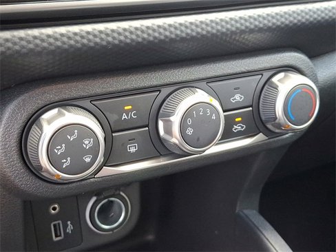 Used 2024 Nissan Kicks S image 18