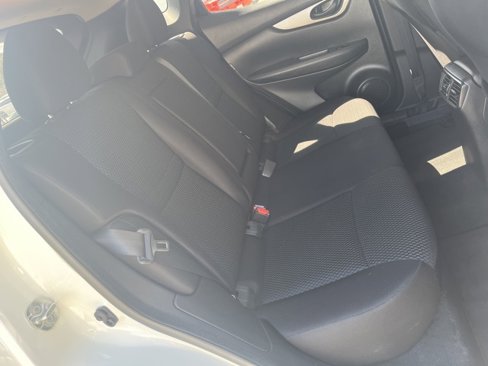 Used 2020 Nissan Rogue Sport S image 23