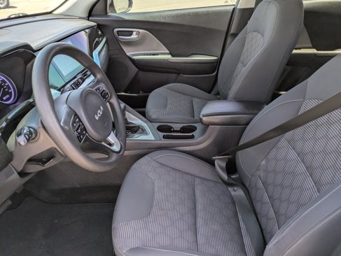 Used 2022 Kia Niro LX image 25