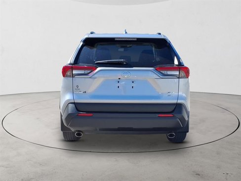 Used 2019 Toyota RAV4 XLE Premium image 6