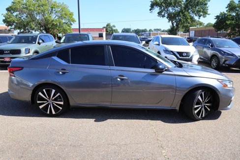 Used 2022 Nissan Altima 2.0 SR image 2