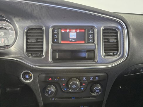 Used 2013 Dodge Charger SE image 29