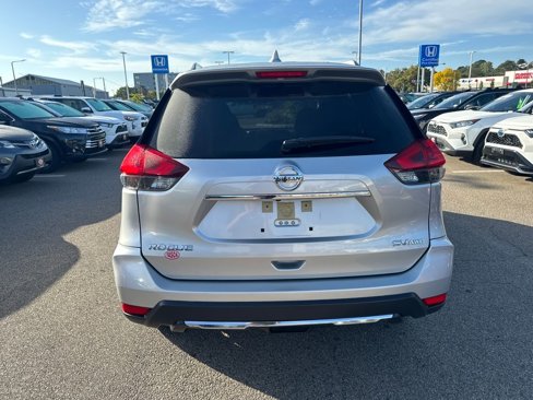 Used 2018 Nissan Rogue SV image 6