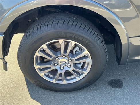 Used 2018 Ford F150 Lariat image 15