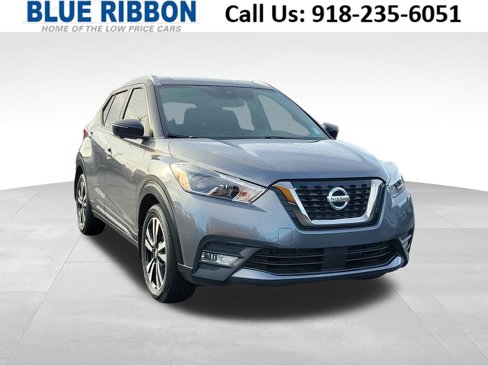 Used 2020 Nissan Kicks SR image 1