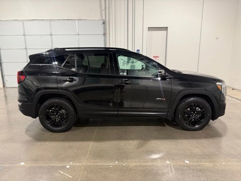 Used 2023 GMC Terrain AT4 image 4