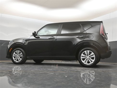 Used 2023 Kia Soul LX image 17