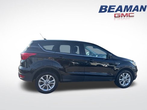 Used 2019 Ford Escape SE image 10