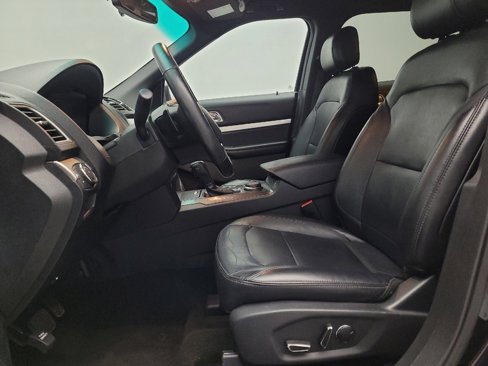 Used 2017 Ford Explorer XLT w/ Equipment Group 202A image 17