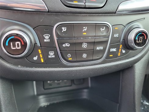 Used 2023 Chevrolet Equinox LT image 7