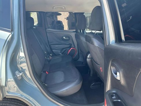 Used 2015 Jeep Renegade Trailhawk image 25