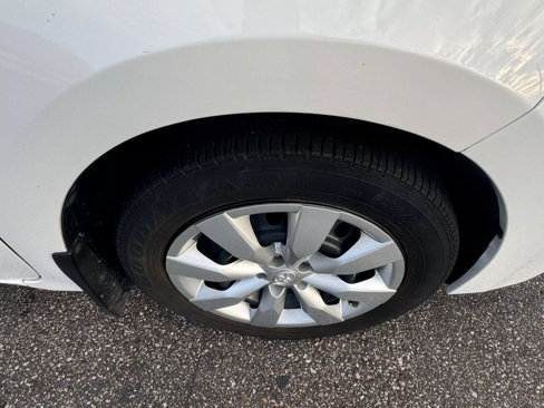 Used 2016 Toyota Corolla L image 41