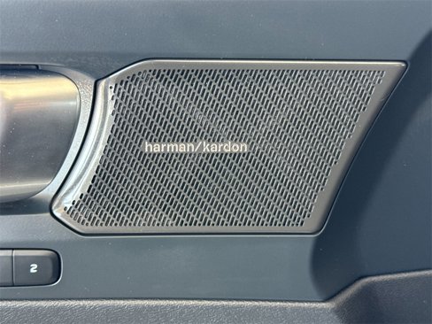 Certified 2023 Volvo XC40 Recharge Ultimate image 27