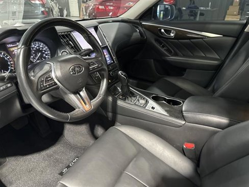 Used 2018 INFINITI Q50 Luxe w/ All Weather Package (L93) image 15
