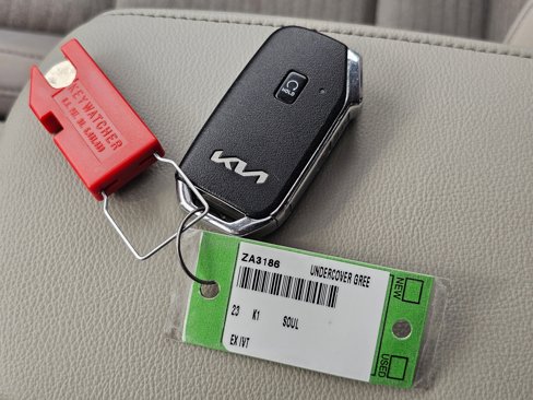 Used 2023 Kia Soul EX image 32