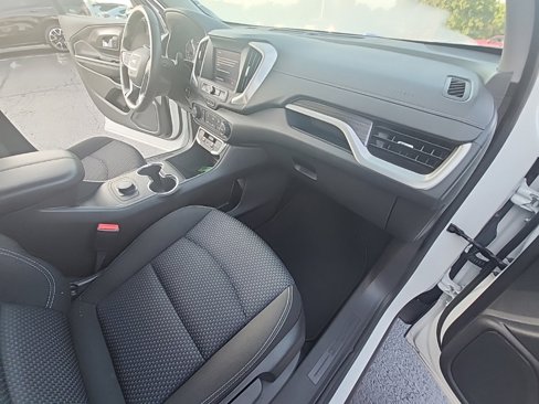 Certified 2024 GMC Terrain SLE image 18