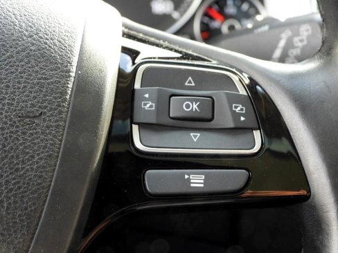 Used 2016 Volkswagen Touareg Sport image 62