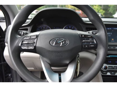Used 2020 Hyundai Elantra SEL image 18