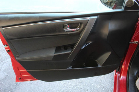 Used 2018 Toyota Corolla L image 16
