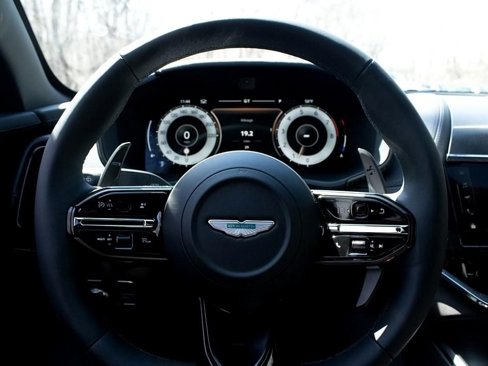 Used 2025 Aston Martin DBX 707 image 11