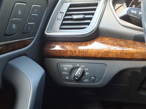 Used 2018 Audi Q5 2.0T Premium Plus w/ Premium Plus Package image 18