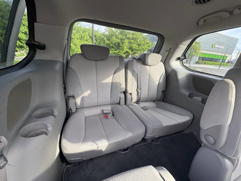 Used 2010 Kia Sedona image 20