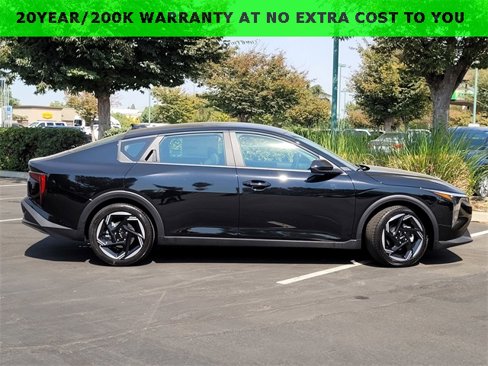 New 2025 Kia K4 EX image 3