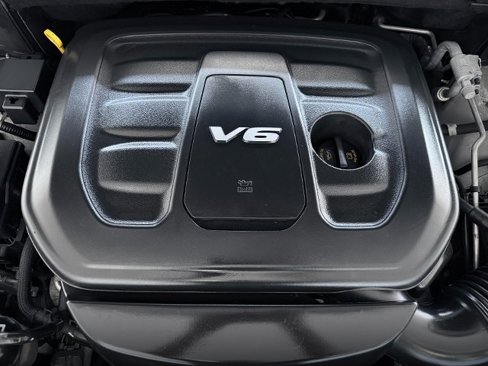 Used 2018 Jeep Grand Cherokee Altitude image 25