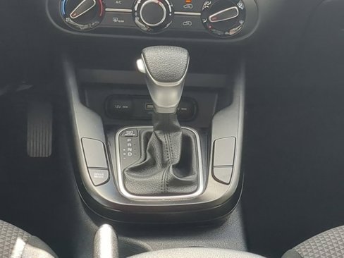 Used 2023 Kia Soul LX image 17