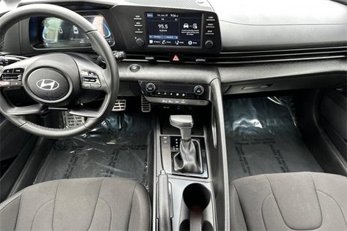 Used 2025 Hyundai Elantra Sport image 14
